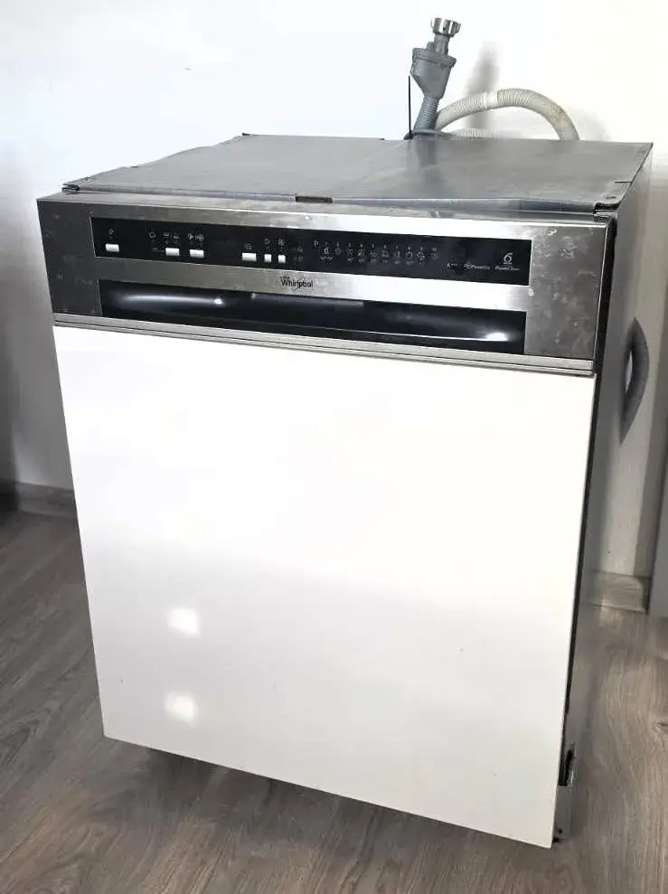 Vestavná myčka Whirlpool 60 cm.