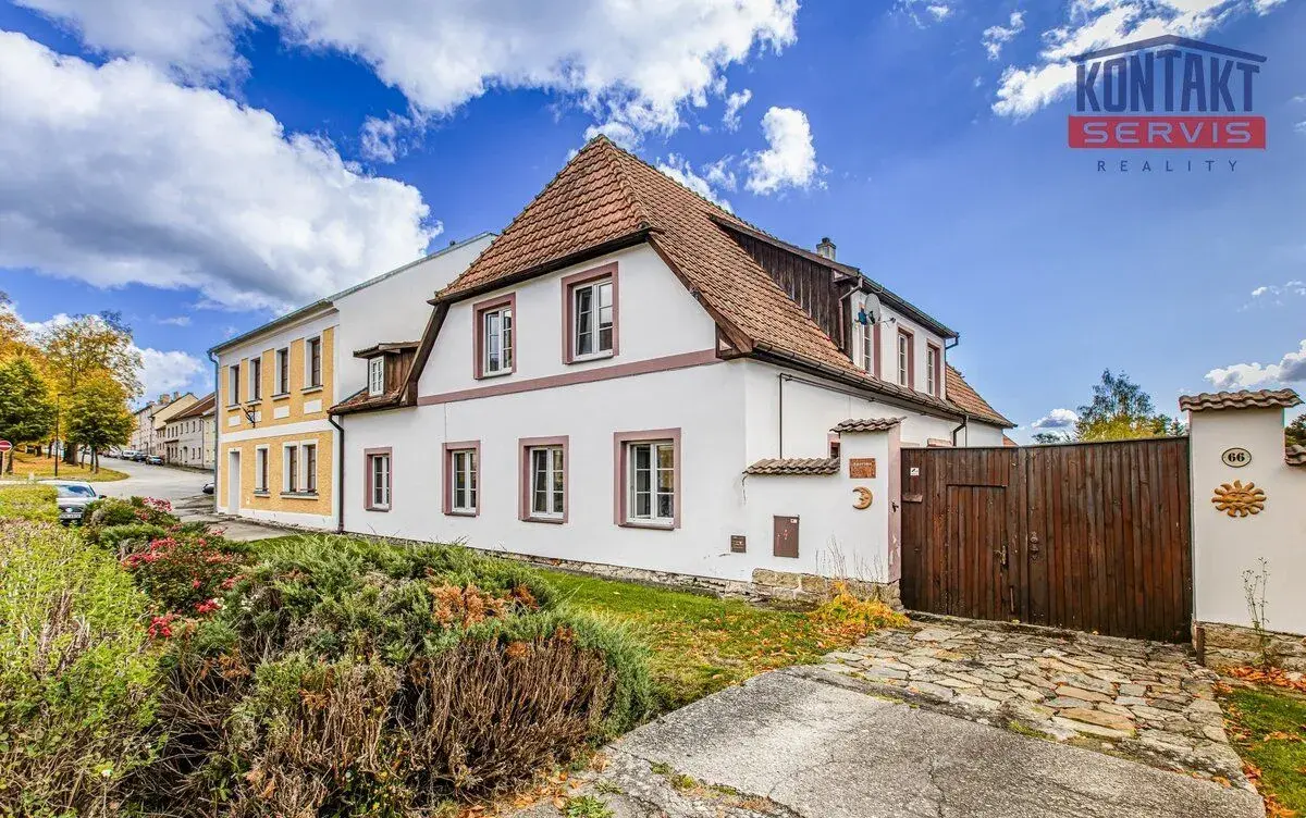Rodinný dům s velkou zahradou v obci Chvalšiny na Českokruml