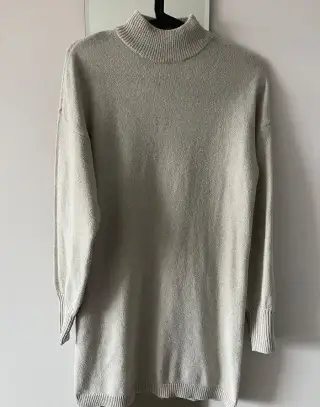 Svetrove piskove saty Vero Moda XS
