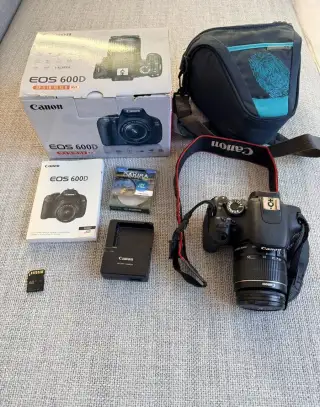 Canon EOS 600D + objektiv 18–55 IS II + příslušenství