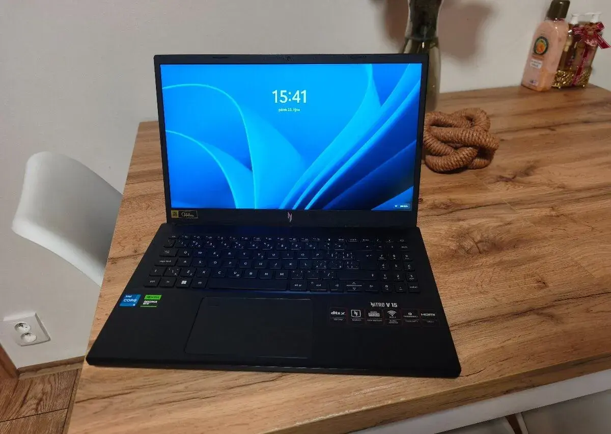 Herní notebook Acer Nitro V 15 (i5-13420H, 16GB RAM, RTX 205