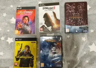 Krabičky od PC her včetně obsahu