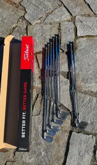 Golfové hole Titleist pro leváka