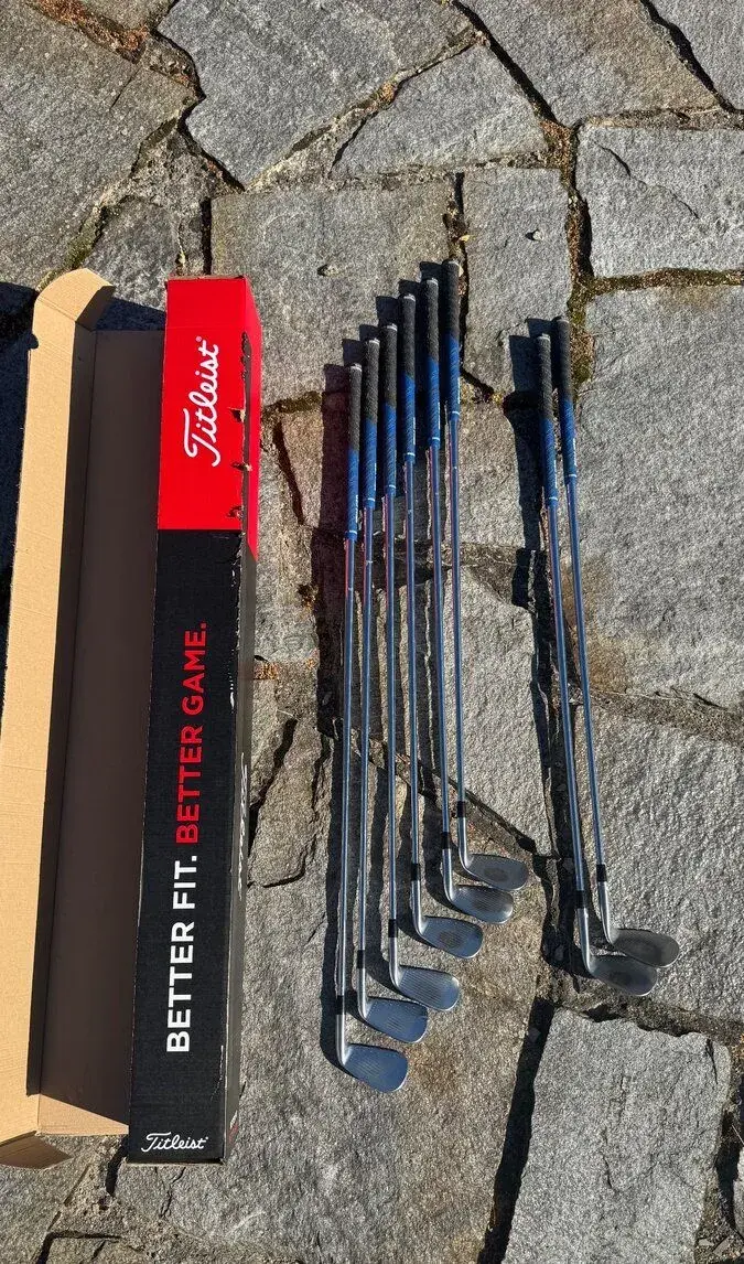 Golfové hole Titleist pro leváka