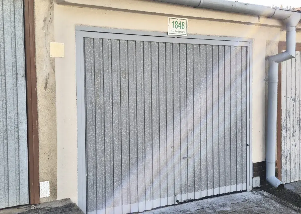 Pronájem garáže Brno, Řečkovice - Medlánky