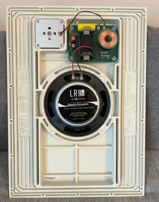 Neviditelný dvoupásmový reproduktory Stealth Acoustics LR8G