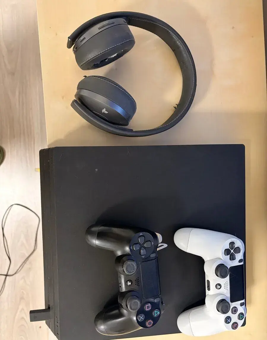 PlayStation 4 pro 1TB