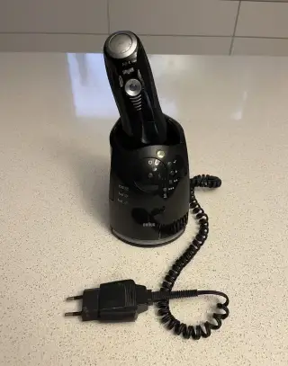holicí strojek Braun