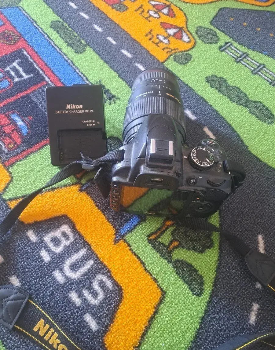Zrcadlovka NIKON D3100
