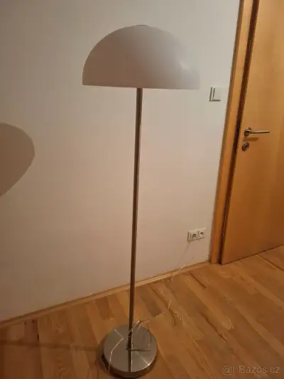 Stojaci lampa
