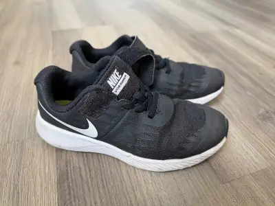 Tenisky Nike vel.33