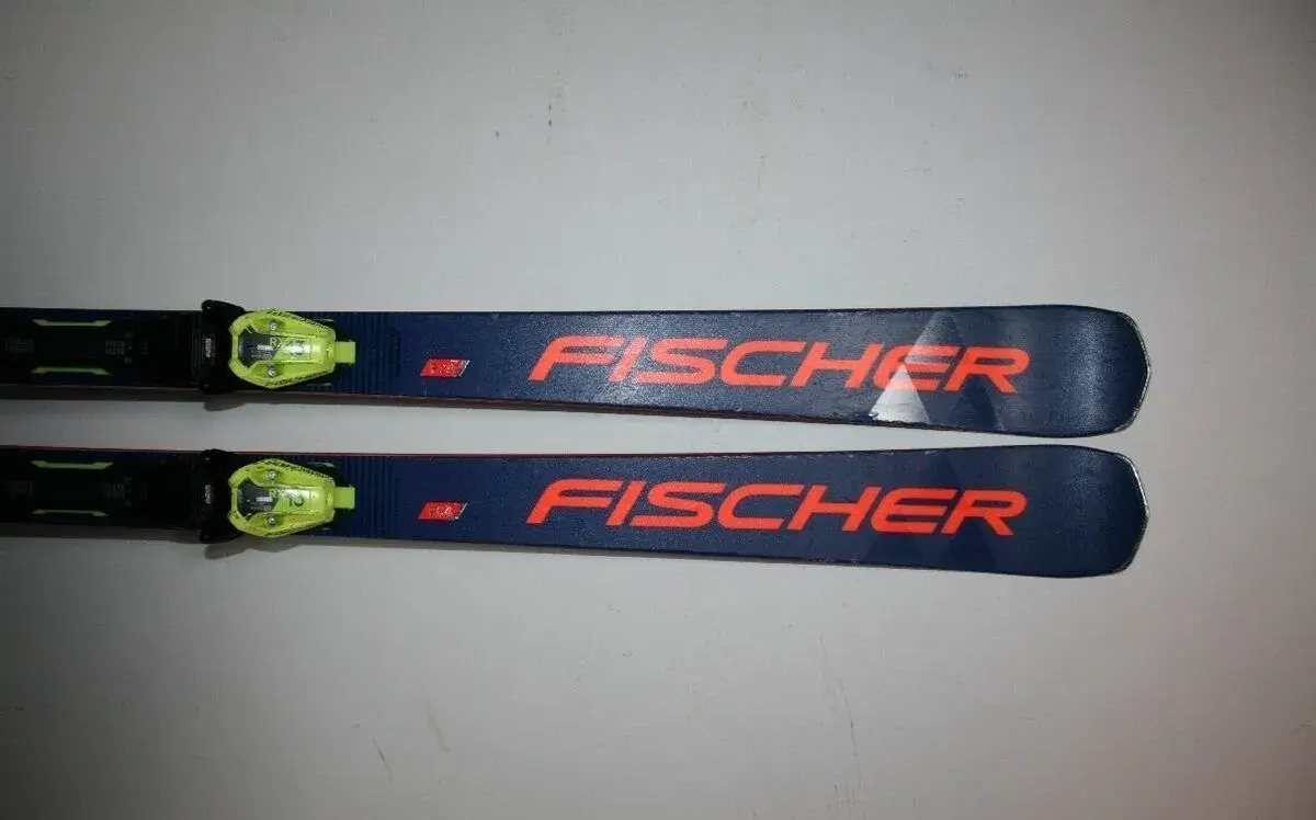 lyže Fischer Curv GT 175 cm , drevo , titan