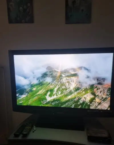 Plazmová TV Panasonic s DVB-T2 MASCOM set-top boxem + otočný
