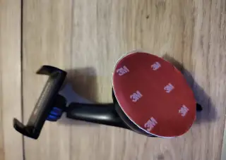 Držák na telefon do auta
