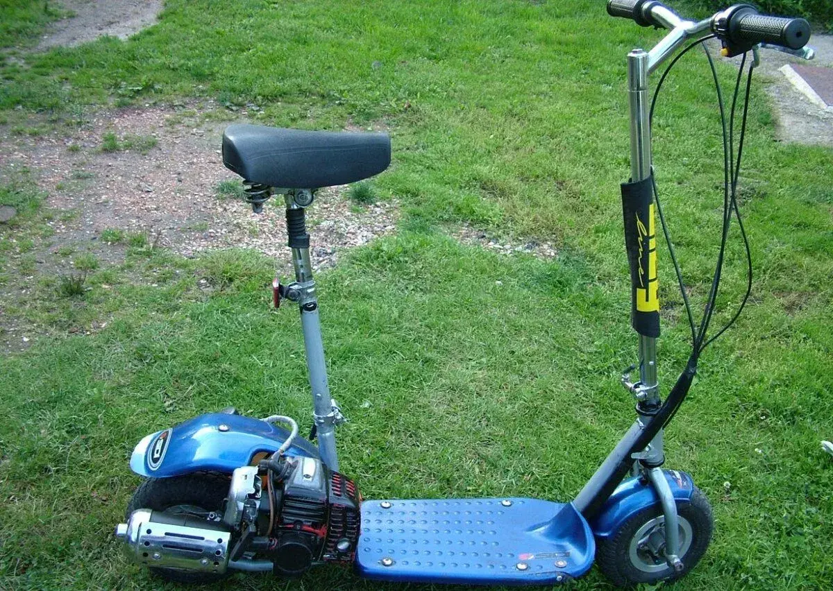 Motorovou koloběžku