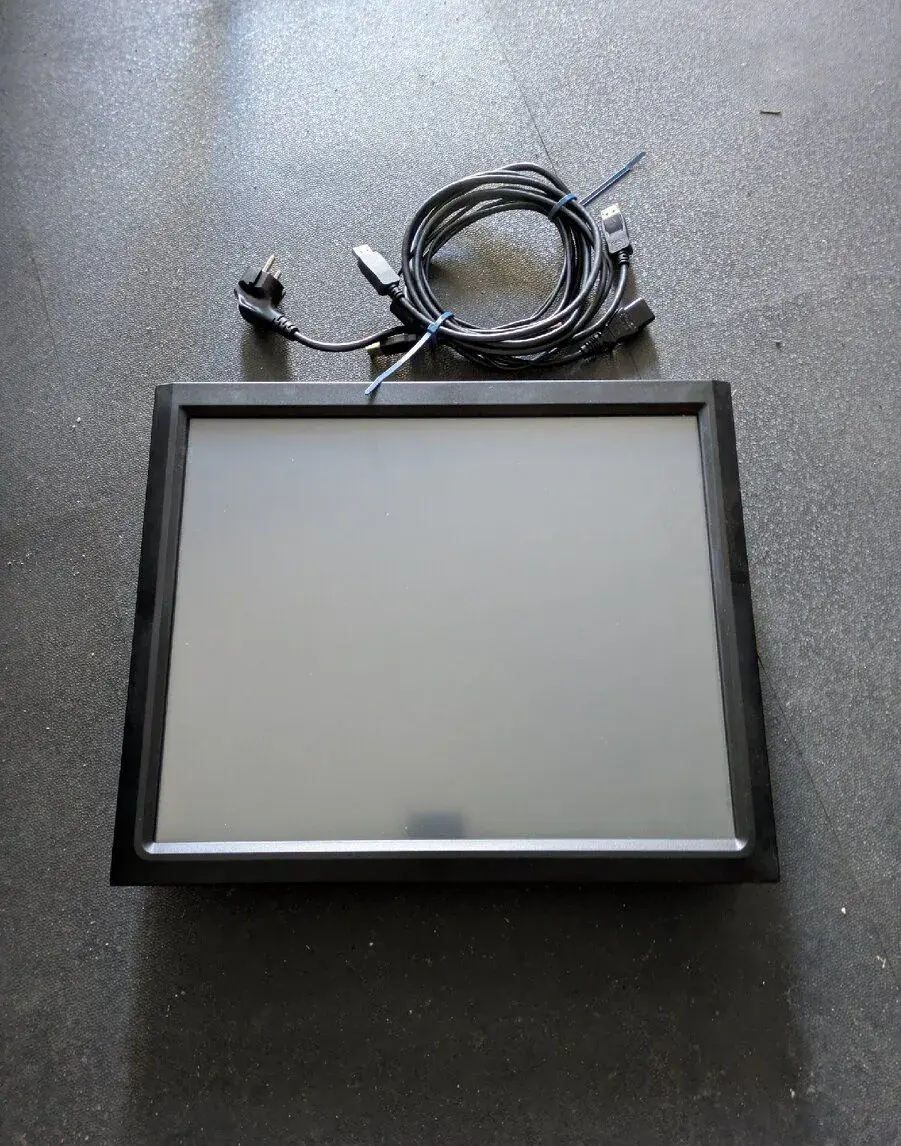 dotykový monitor iiyama - Nevyužitý projekt