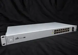 Ubiquiti UniFi Switch 16 150W, model US-16-150W.