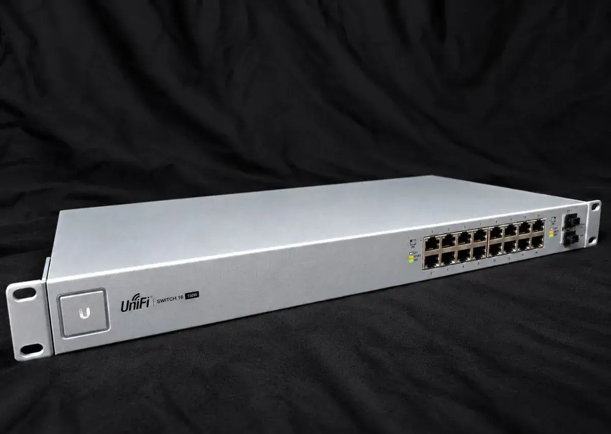 Ubiquiti UniFi Switch 16 150W, model US-16-150W.