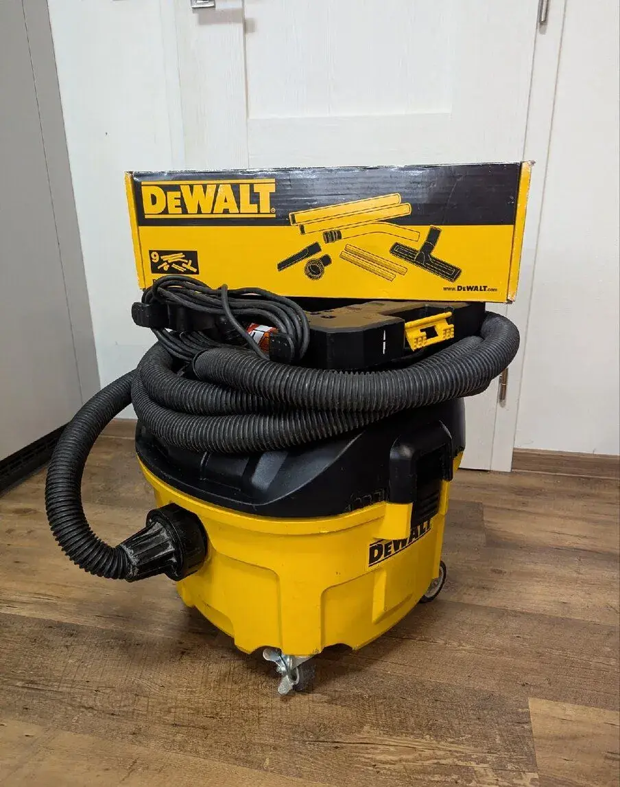 Stavební vysavač DeWalt DWV901L + úklidová sada