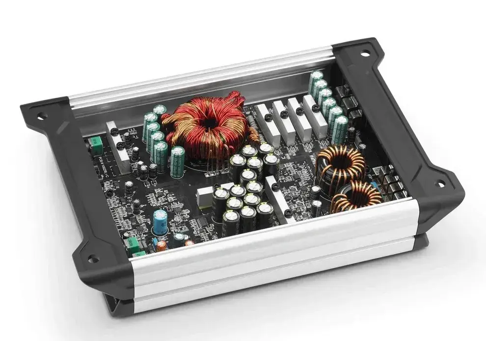 Prémiový zosil. 1x932WRMS/4ohm, 1x1582WRMS/2ohm