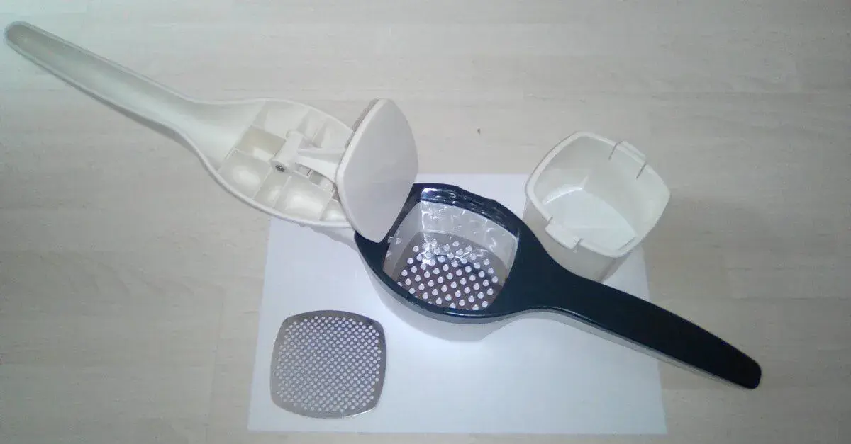 Mačkadlo pákové na brambory/zeleninu (2 mřížky)