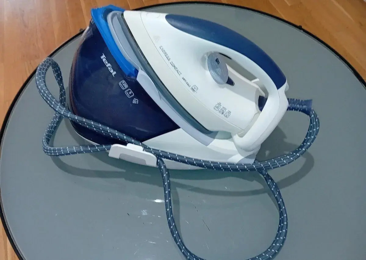 Žehlička Tefal napařovací Express Compact