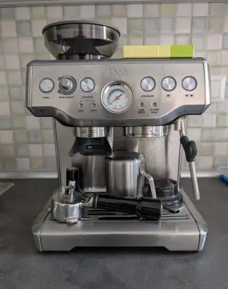 Sage Barista Express BES875BSS – málo používaný