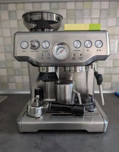 Sage Barista Express BES875BSS – málo používaný