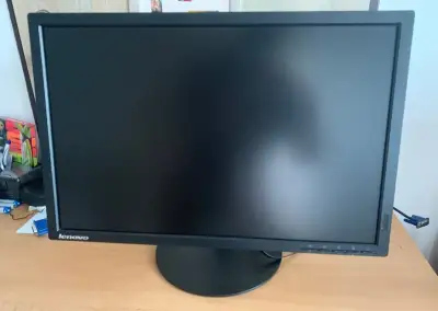 2 monitory Lenovo ThinkVision T2254pC