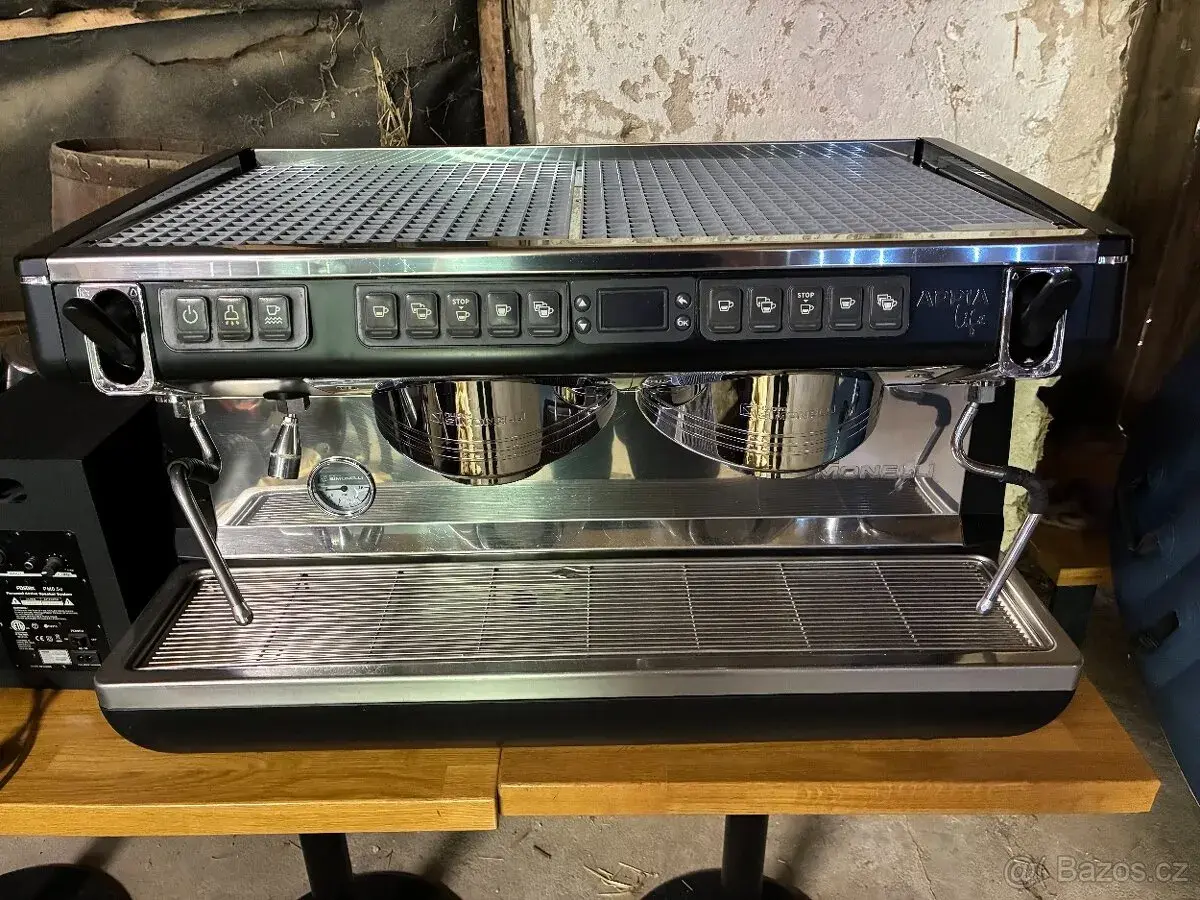 Kávovar Nuova Simonelli Appia Life 2 GR