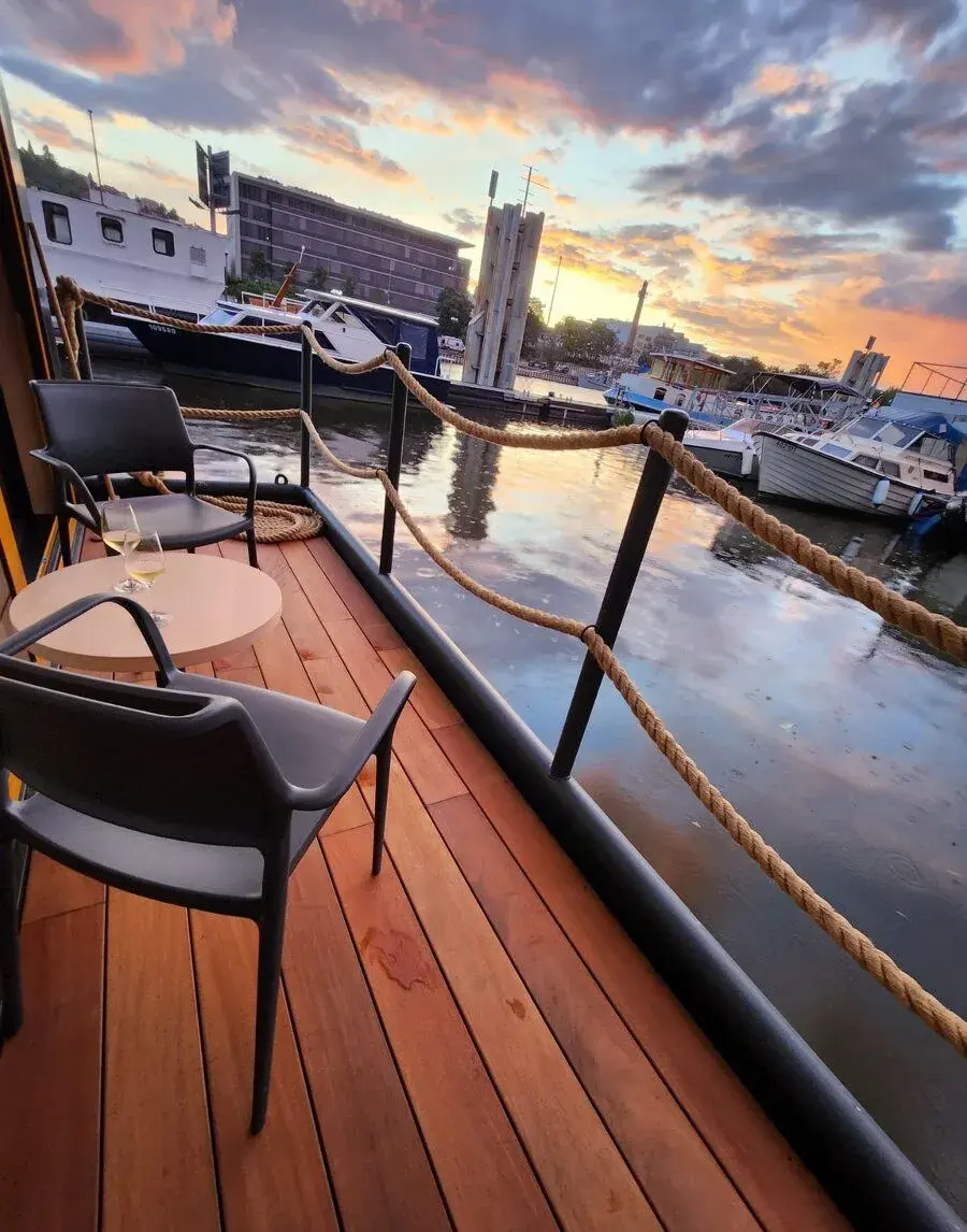 celoroční houseboat 2+kk s kotvištěm Císařská louka