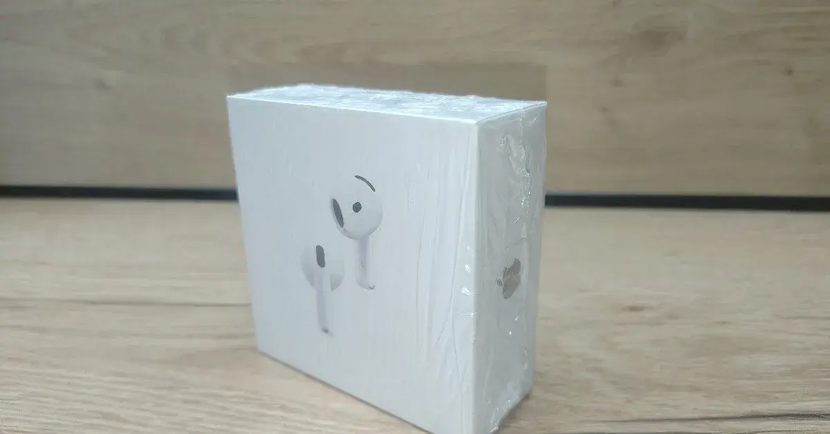 Apple AirPods 4 s ANC - nové