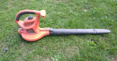 Zahradní vysavač/fukar na listí Black Decker 3000 W