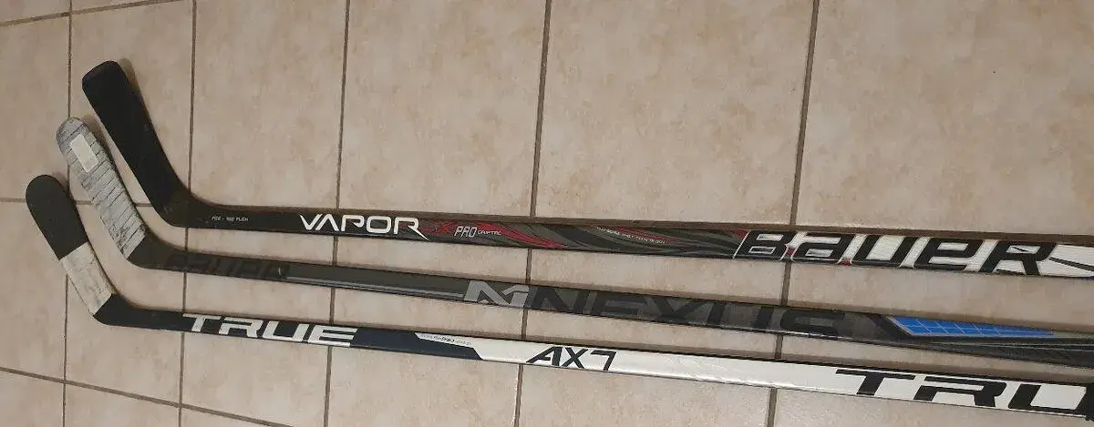Hokejky BAUER a TRUE prava strana