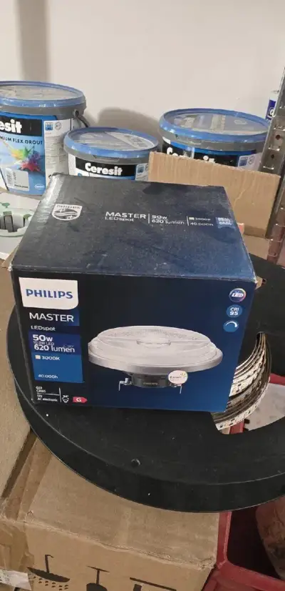 LED žárovka Philips MASTER LEDspot AR111
