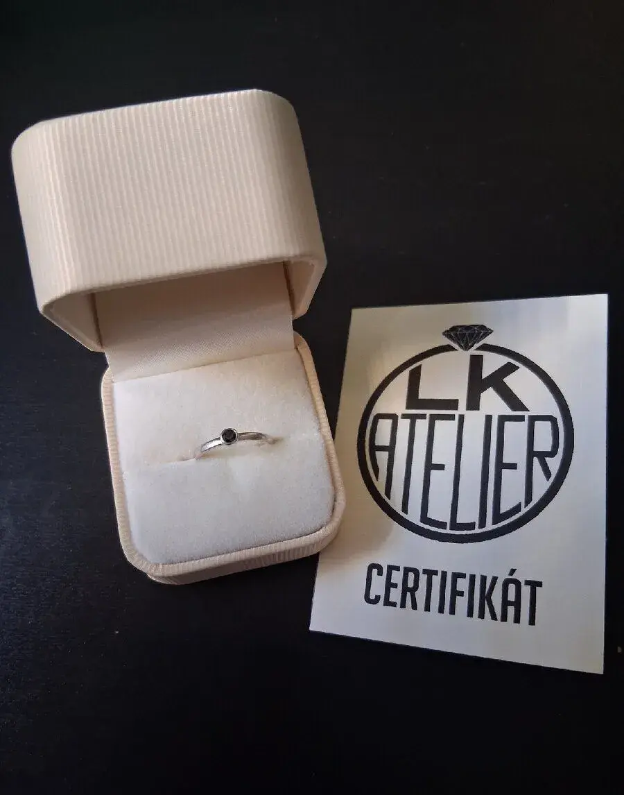 Prsten bílé zlato / diamant