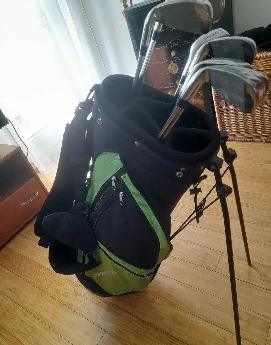 Golfovy set, golfove hole - likvidace zásob
