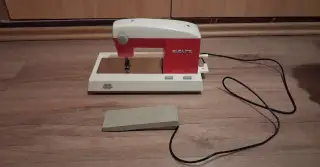 Dětský retro šicí stroj Piko Elektra s pedálem (NDR)