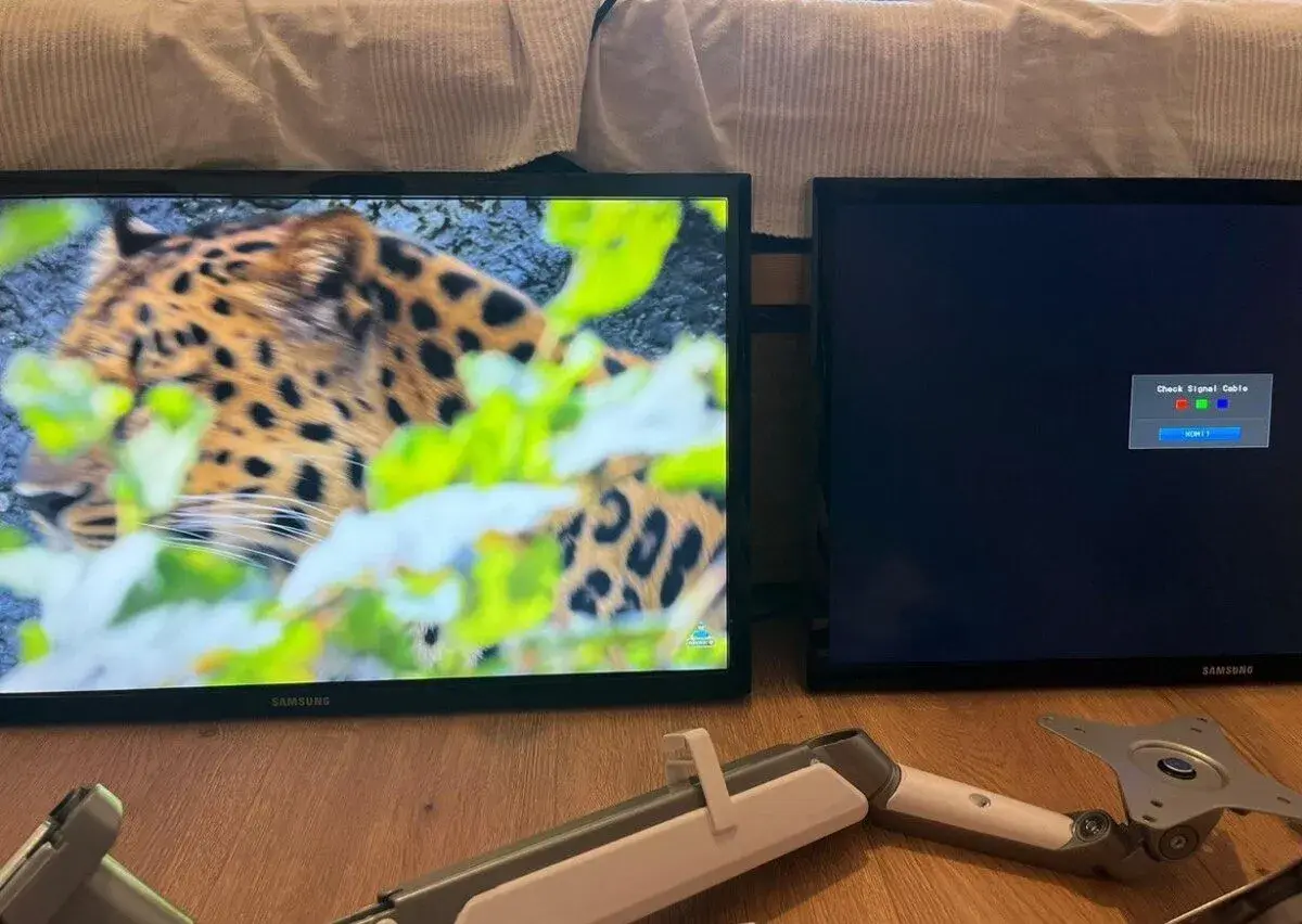 Samsung U28E590D 28'' (4K) 2ks + držák Ergotech ALIGN-2