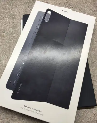 Samsung Book Cover Keyboard Slim Tab S11/S12 Ultra jako nová
