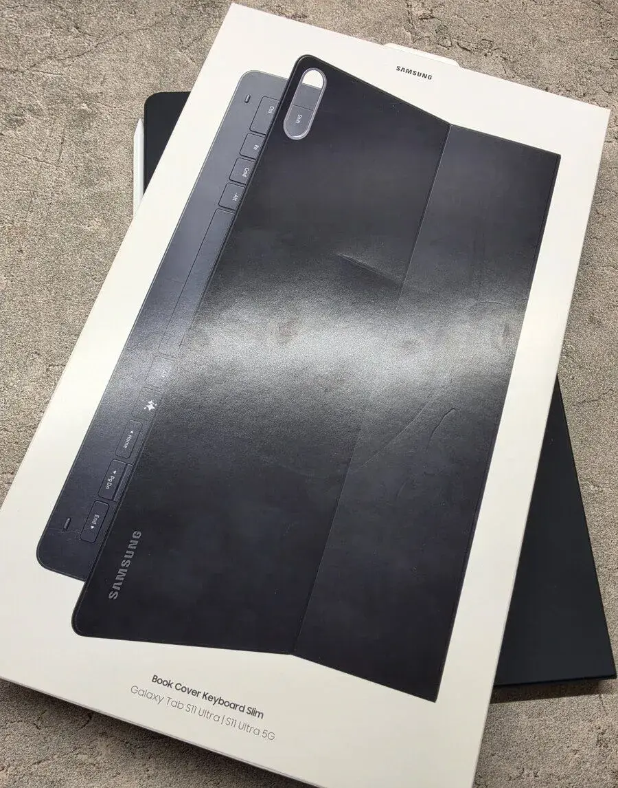 Samsung Book Cover Keyboard Slim Tab S11/S12 Ultra jako nová