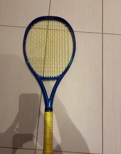Tenisová raketa Yonex EZONE 100 2025