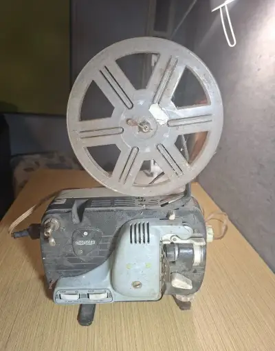 Funkční 8mm promítačka Meopta typ 85/09