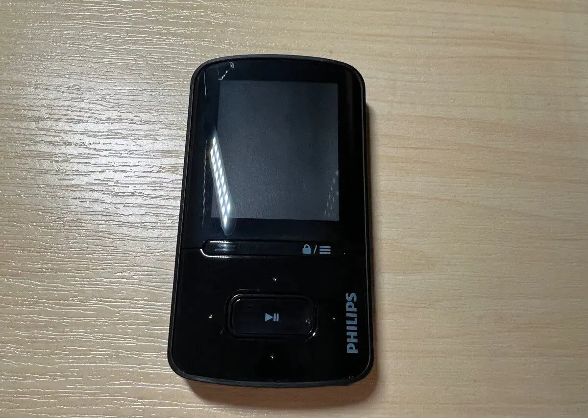 MP4 přehrávač Philips ViBE SA4VBE04KF černý