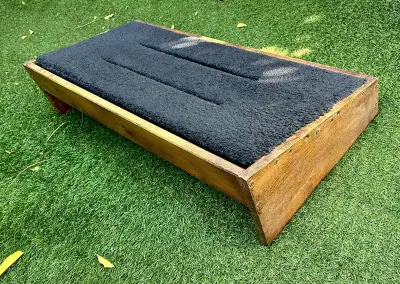 Pedalboard pro efektové krabičky.