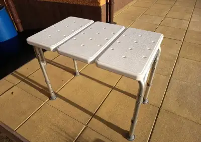Stolička do sprchy