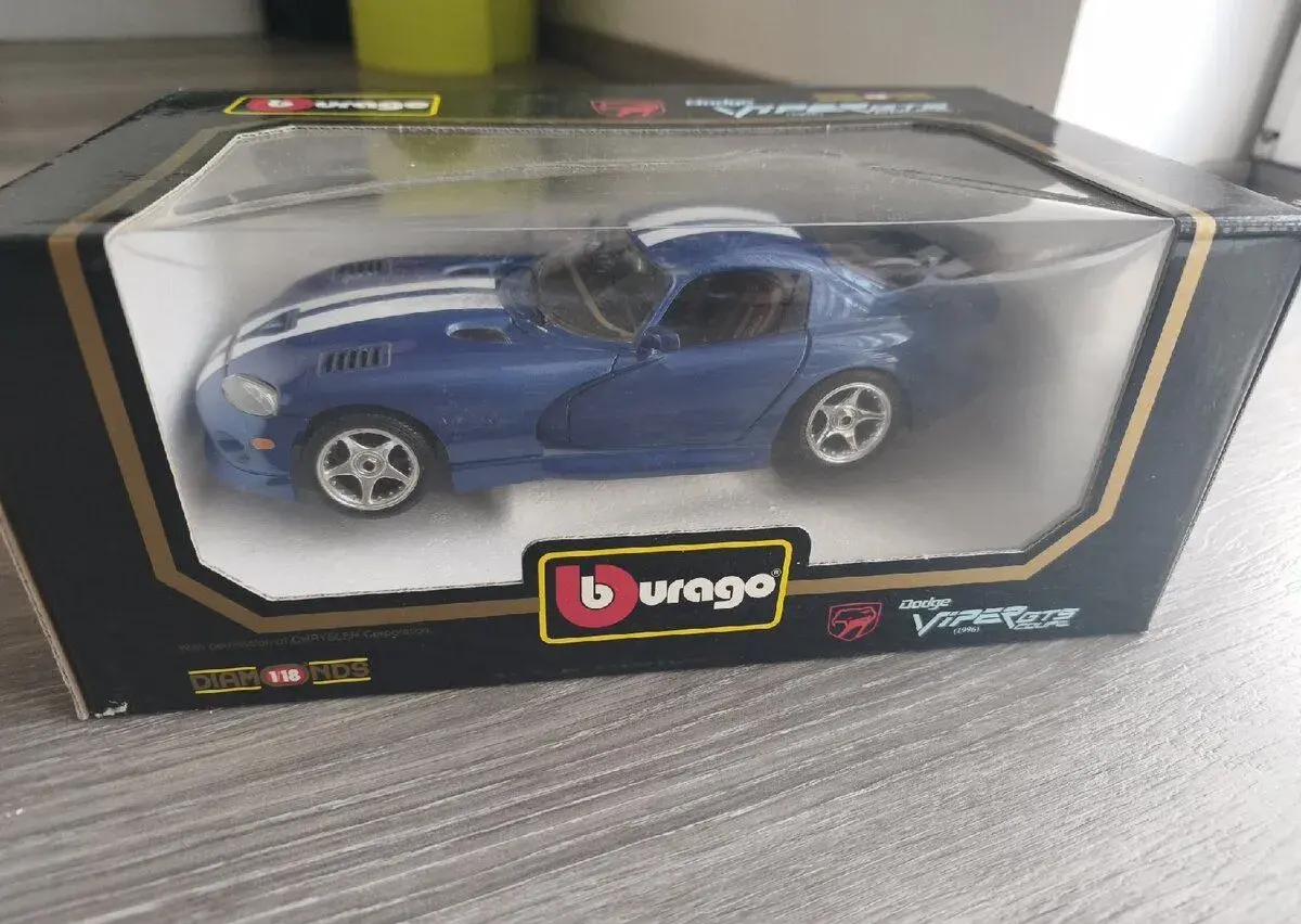 Model Bburago 1:18 Dodge Viper GTS Coupé 1996