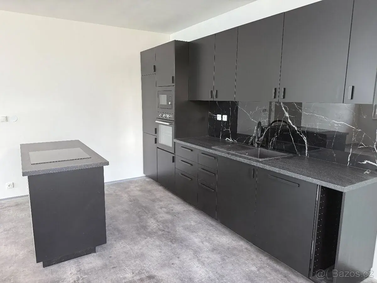 PRODEJ 4+kk 104m², garáž, lodžie, Mníšek pod Brdy