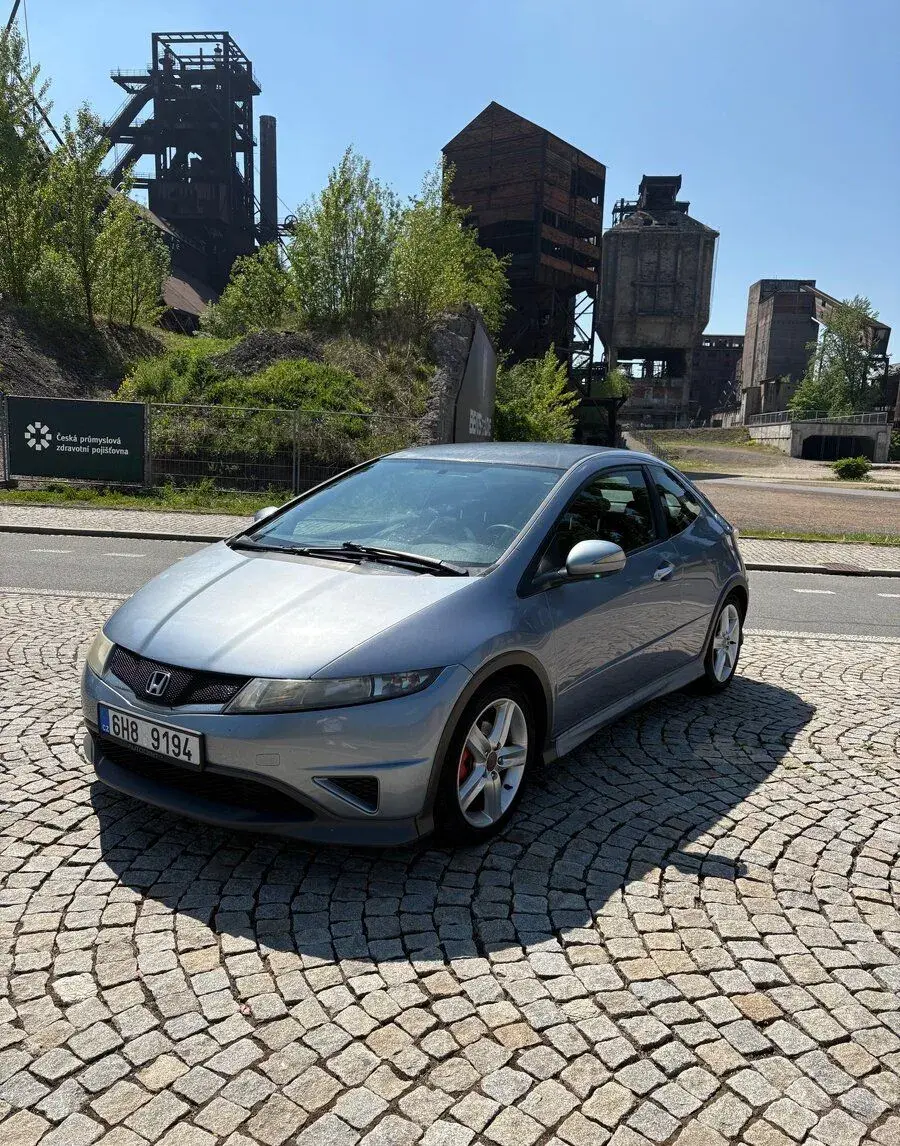 Honda Civic – 2009, 12 000 km