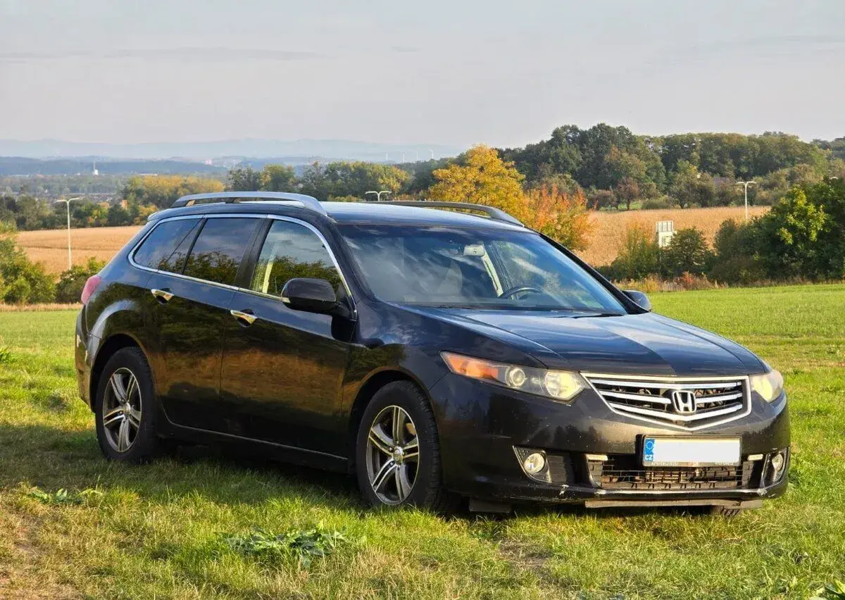 Honda Accord – 2009, 4 000 km